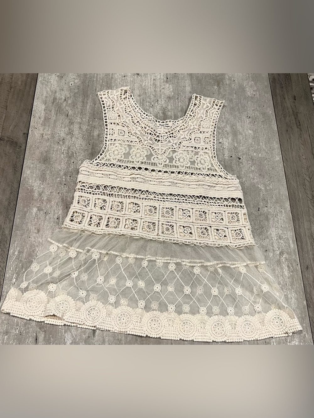 PHASE ONE Cream Crochet Mesh sleeveless Tank Top Boho Festival layer size medium